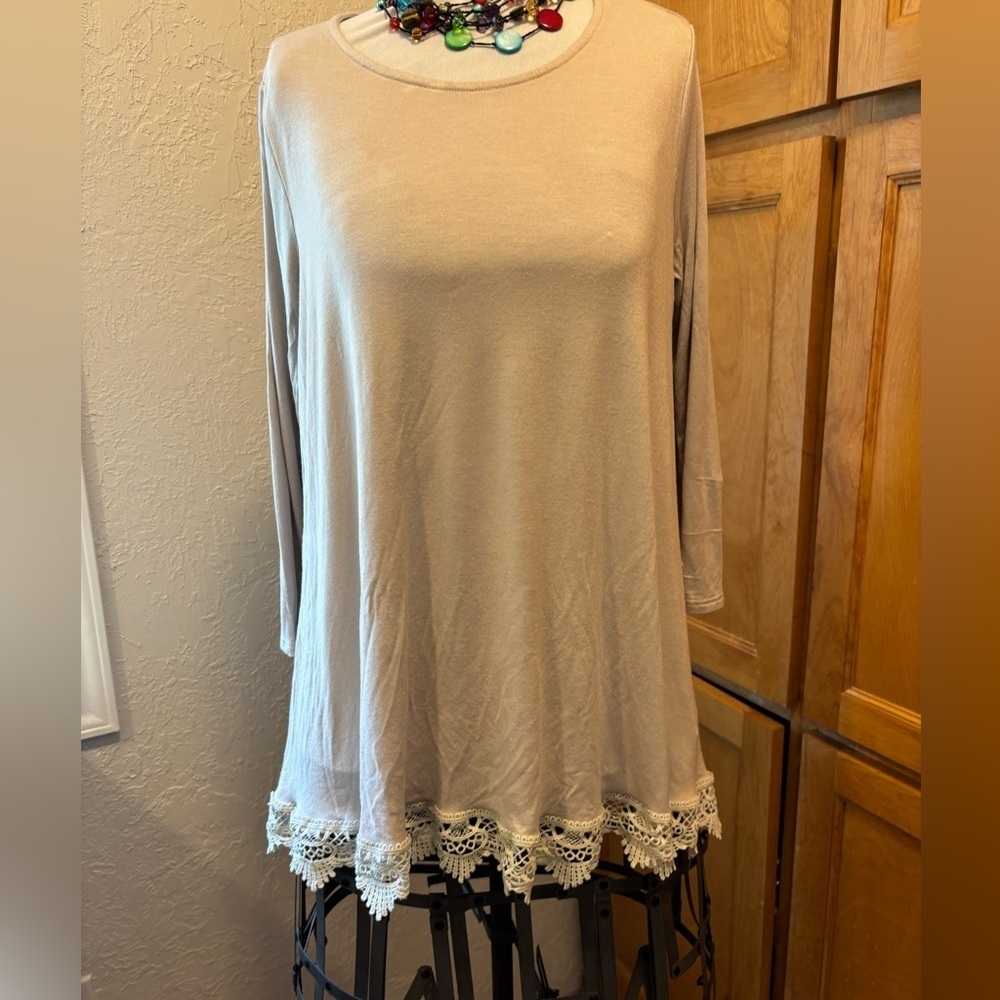 Embellished Cream Relaxed‎ Tunic Size large